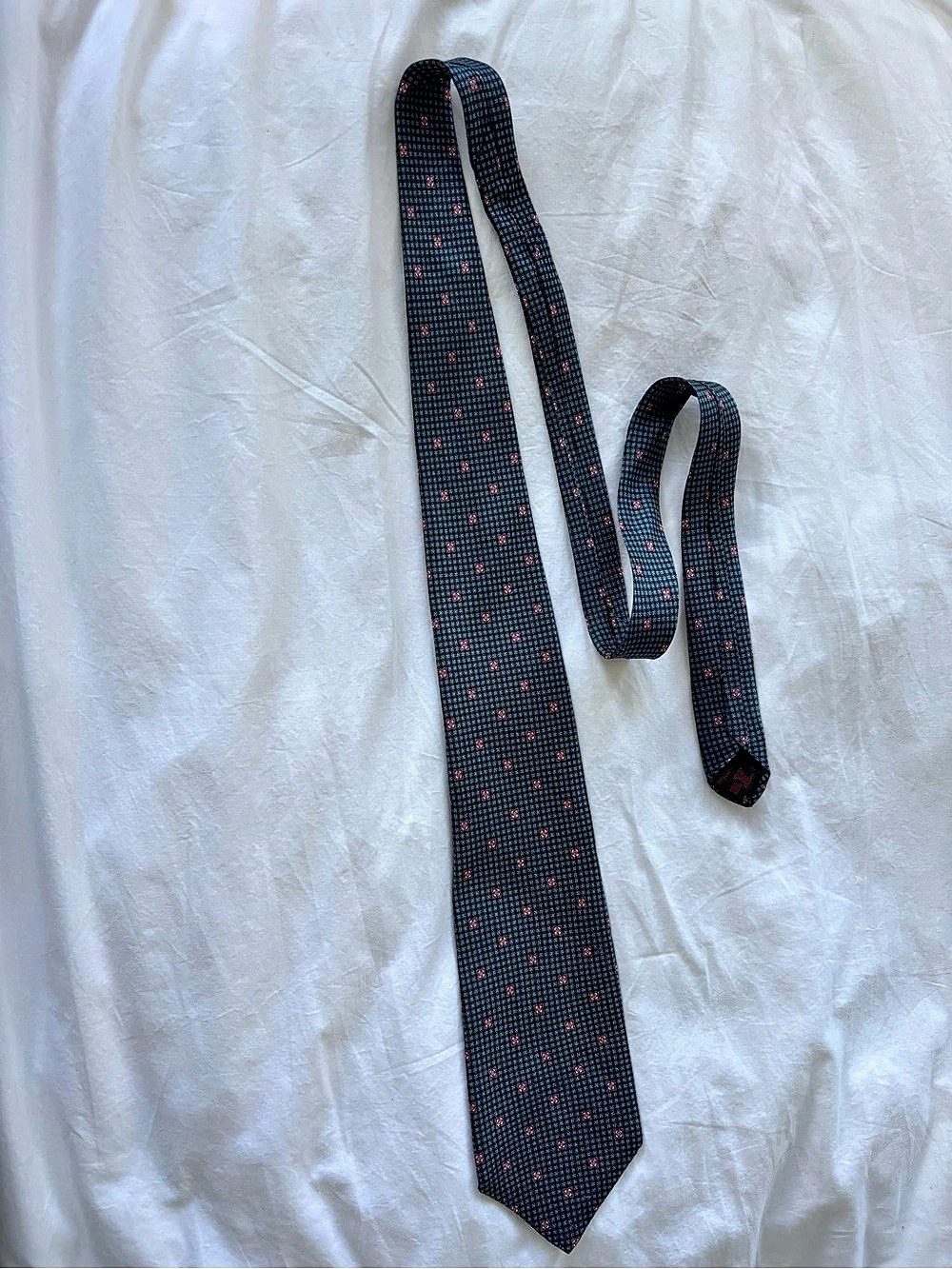 Chaps Ralph Lauren 100% Italian Silk Geometric Tie 2 tone Blue & Mauve accents